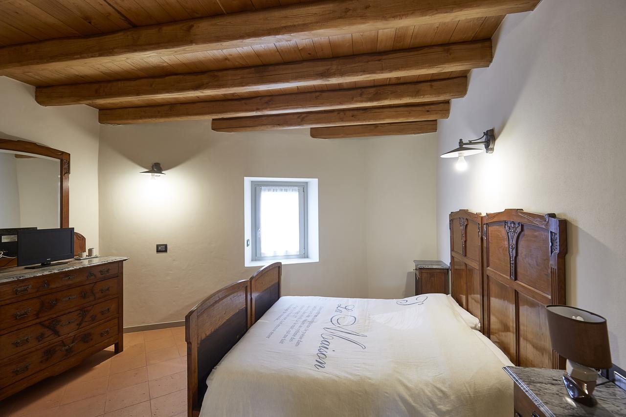 Palazzo Eleonora Acomodação com café da manhã Monasterolo del Castello Exterior foto